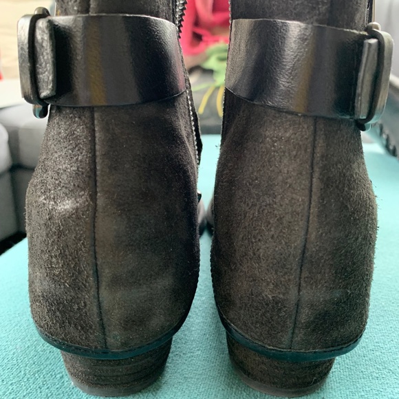 Donald J Pliner Dalis buckle zip anlel black sueded leather hooded bootie 6M - Picture 4 of 6